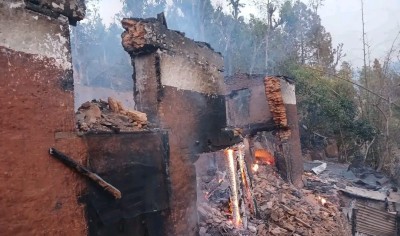 आगलागीपछि बासबिहीन भए १३ परिवार   